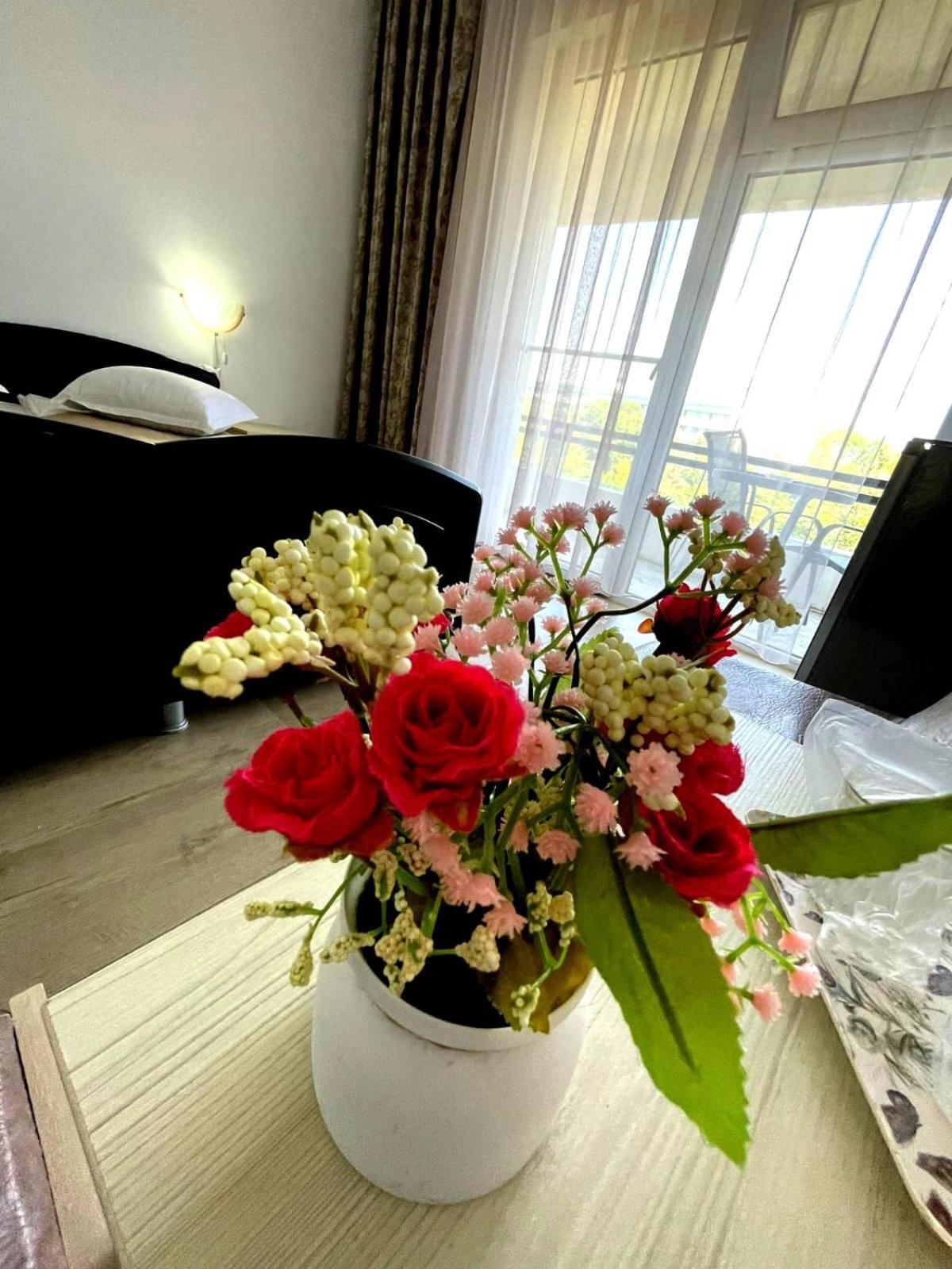 Hotel Iulia Resort Венус Екстериор снимка