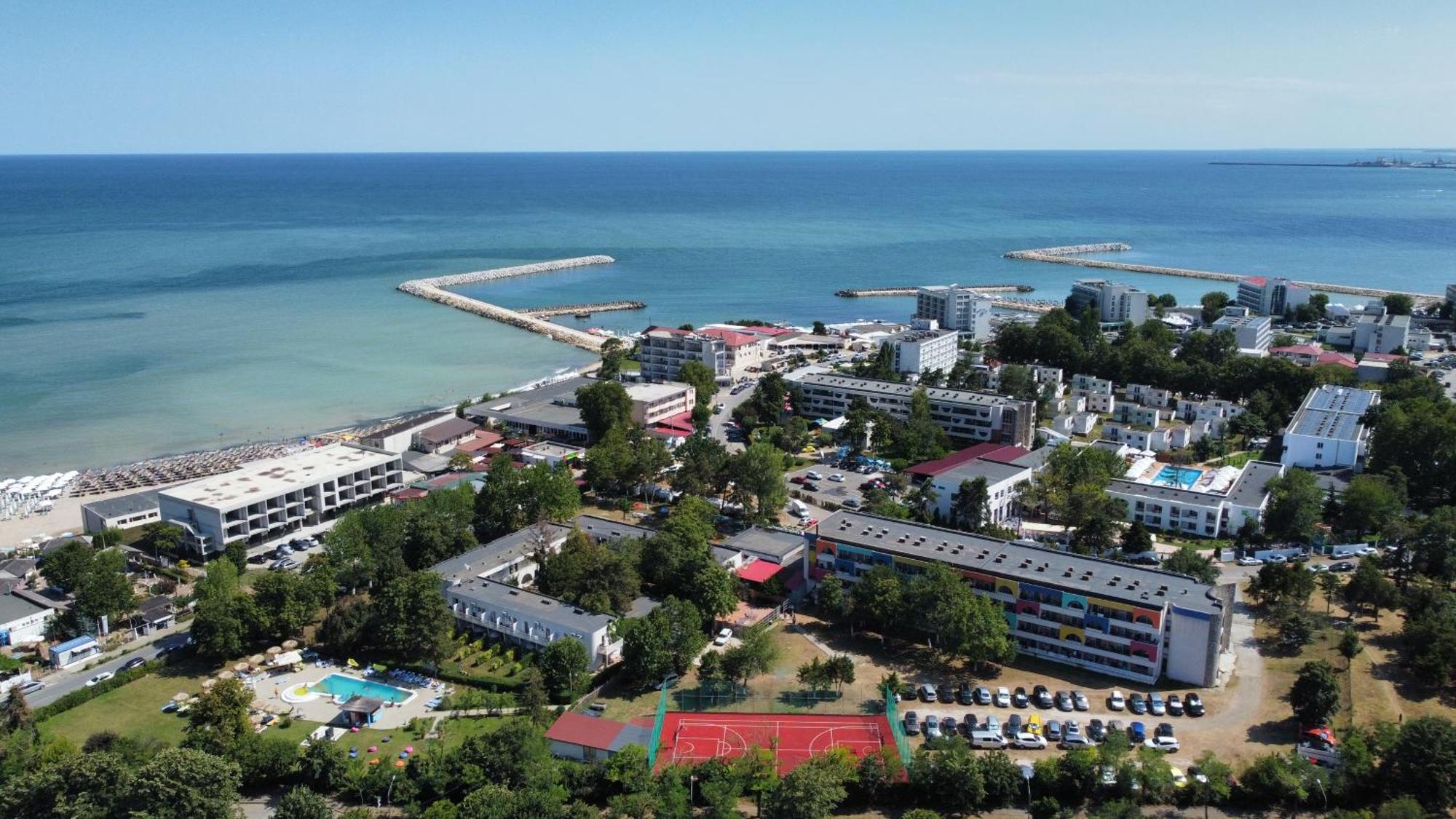 Hotel Iulia Resort Венус Екстериор снимка
